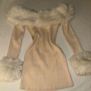 White cream over the shoulder dress with faux fur detailing